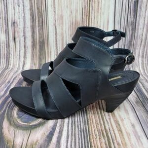 MAX Studio Navy Leather Manila Buckle Strap Sandals